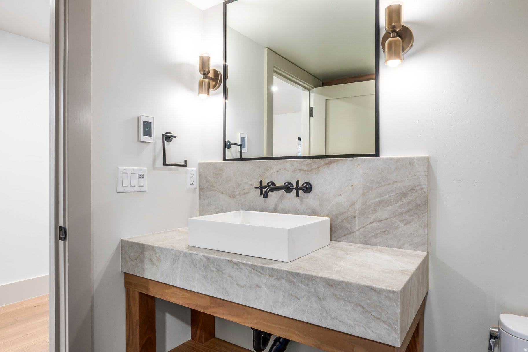 DALY WEST - Residential