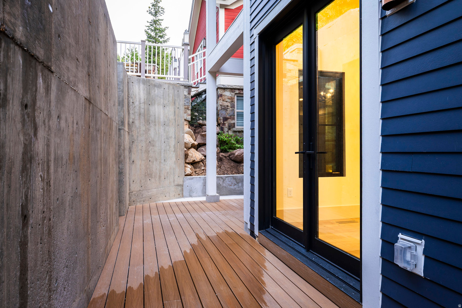 DALY WEST - Residential