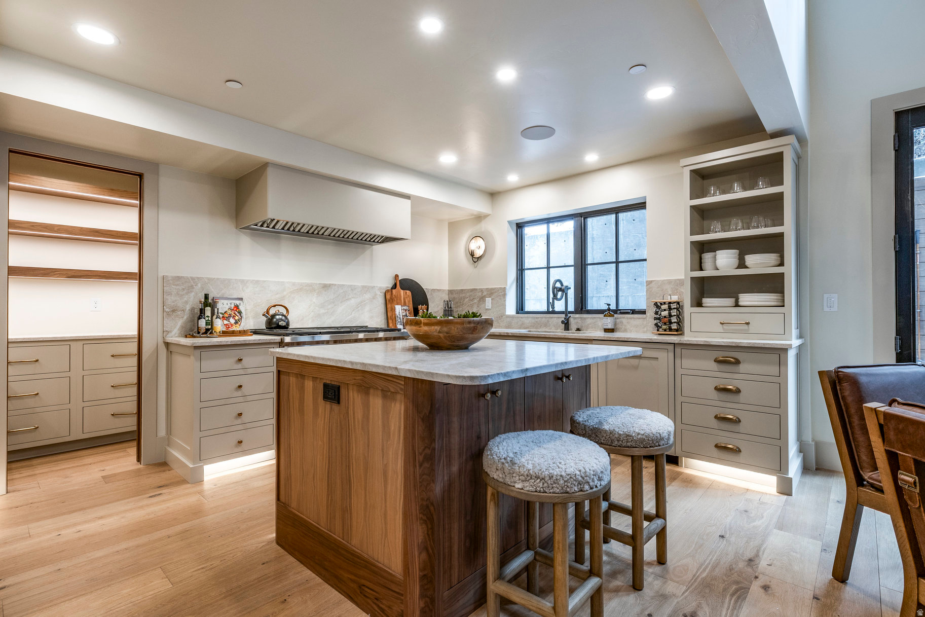 DALY WEST - Residential