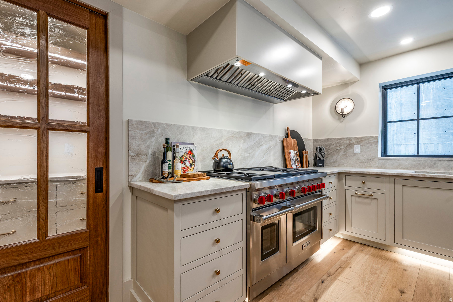 DALY WEST - Residential