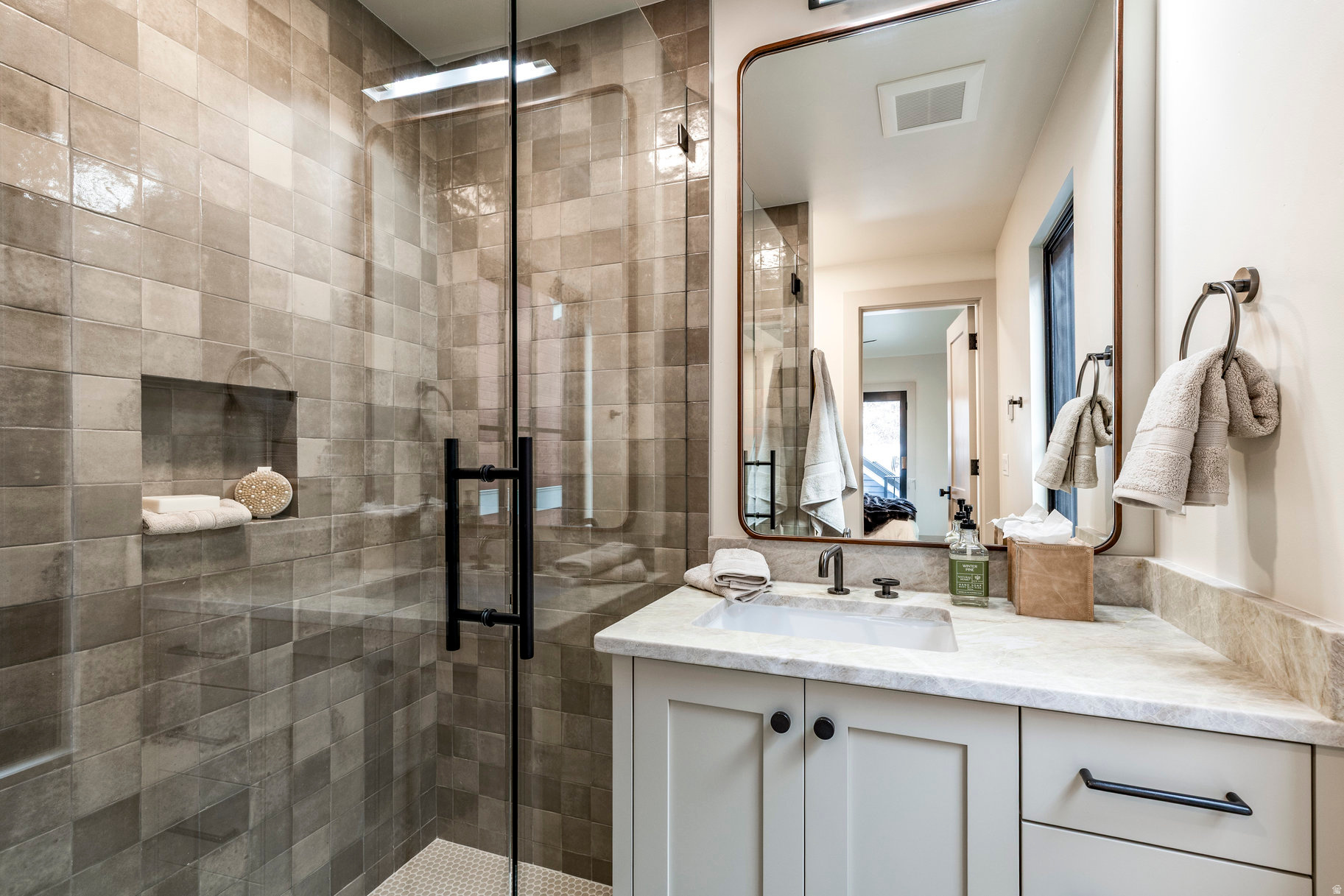 DALY WEST - Residential