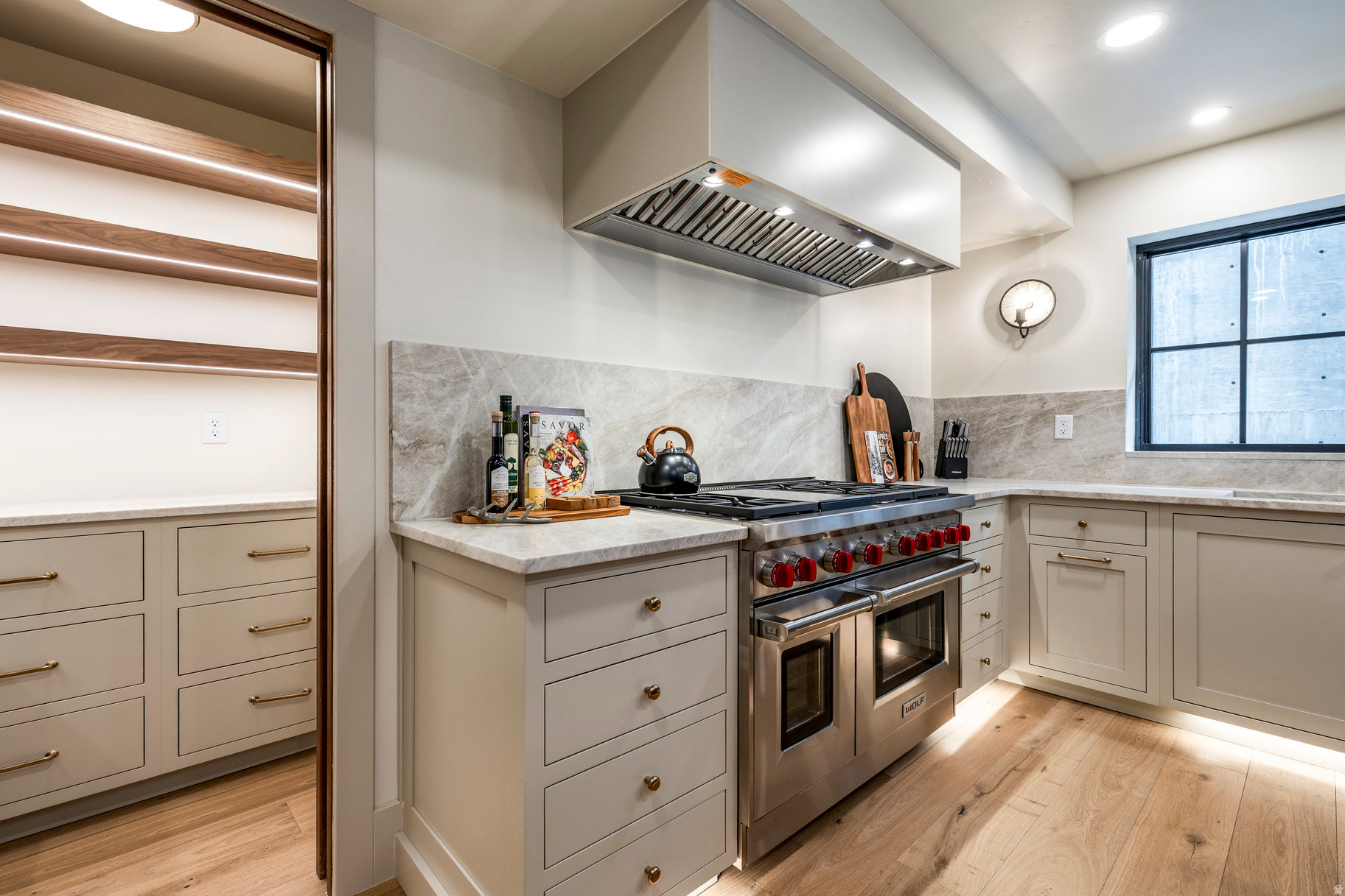 DALY WEST - Residential