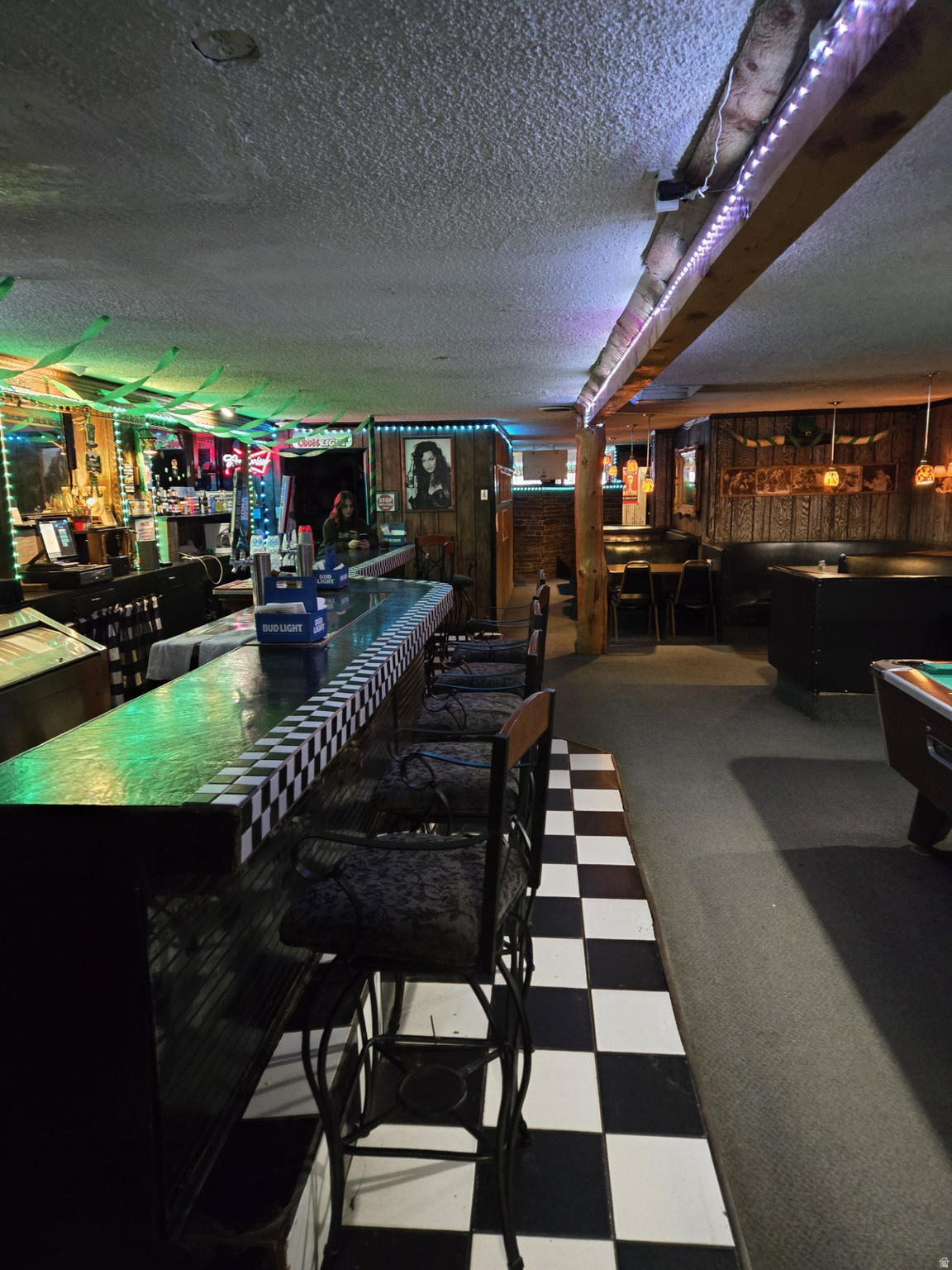 WELLS CLUB - Commercial Sale