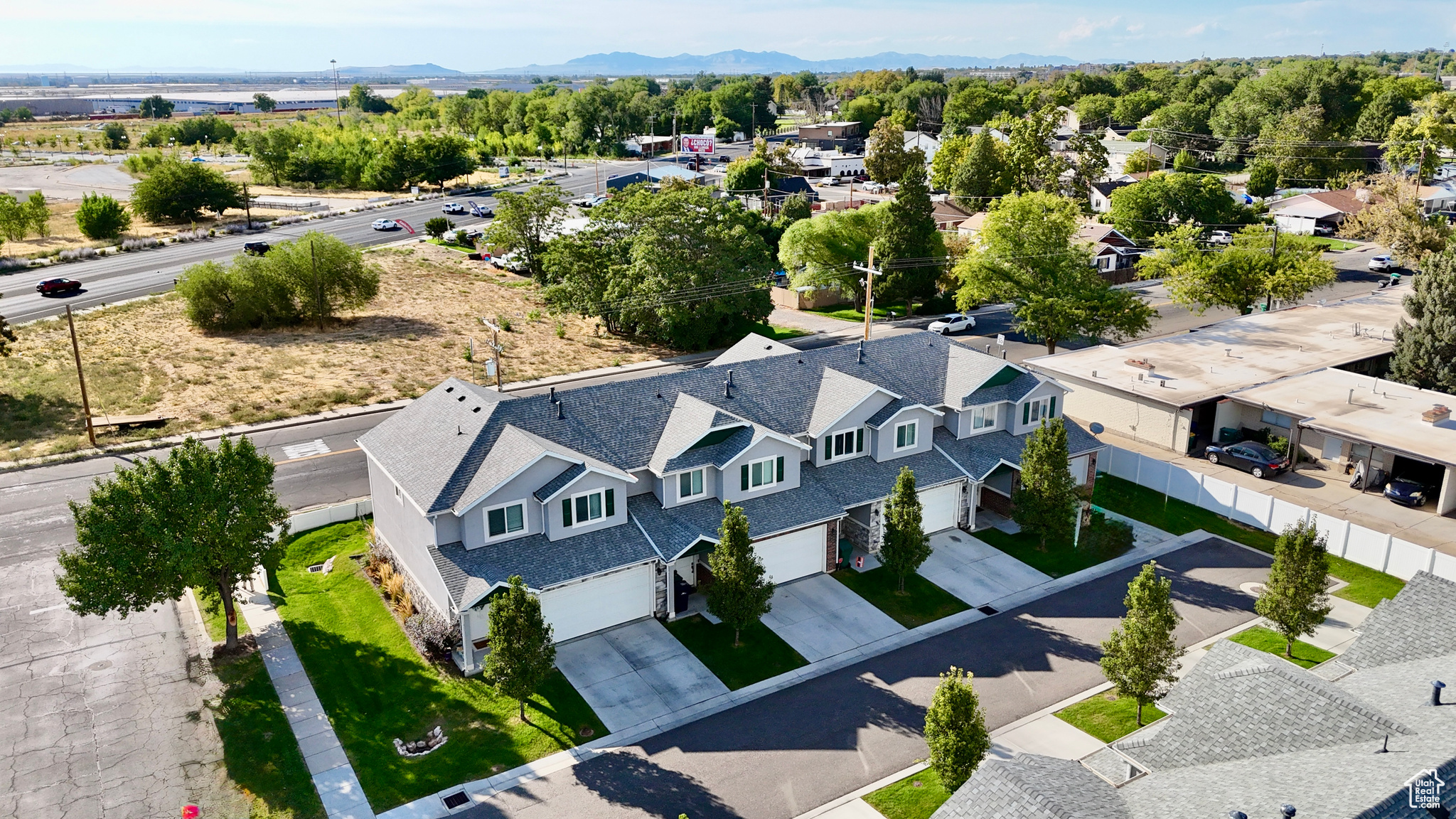 FALCON CORNER TOWNHOME - Residential