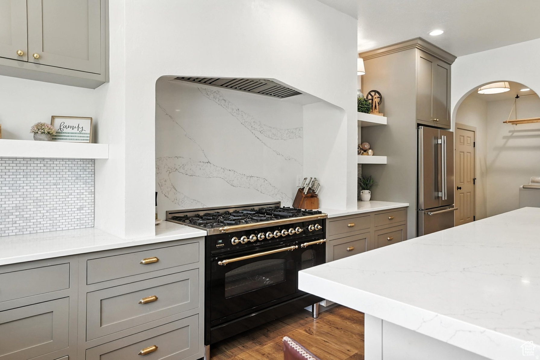 COUNTRY ESTATES SUBDIVISION - Residential