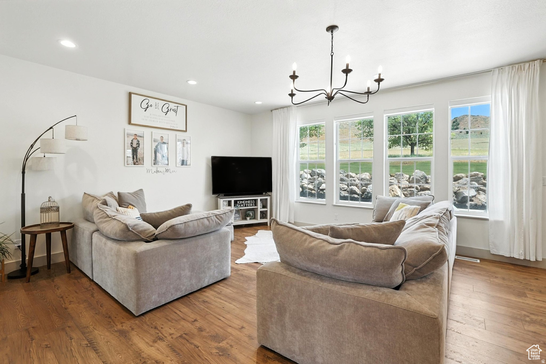 COUNTRY ESTATES SUBDIVISION - Residential