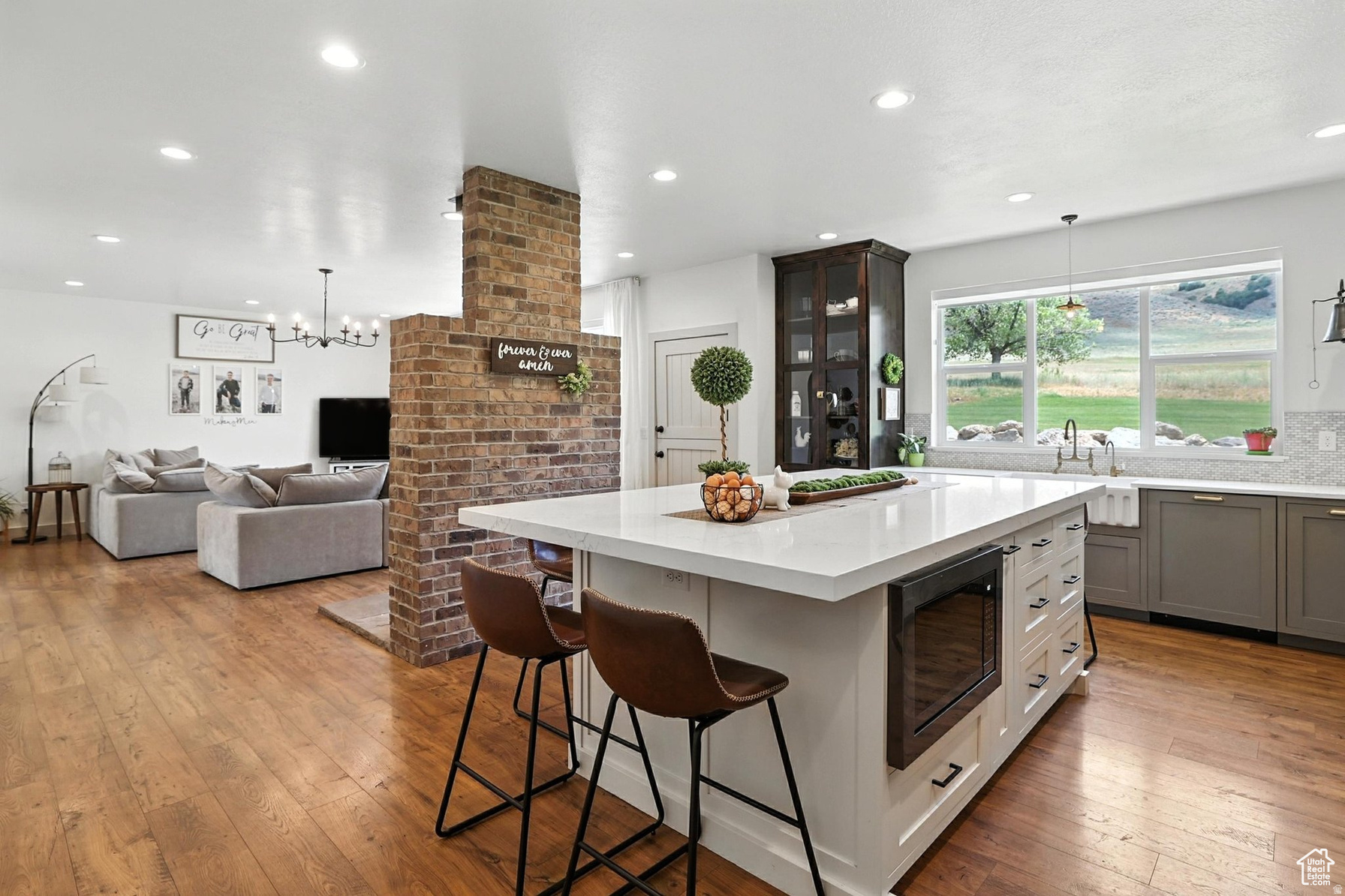 COUNTRY ESTATES SUBDIVISION - Residential