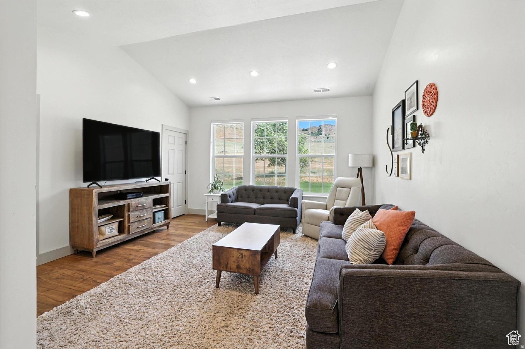 COUNTRY ESTATES SUBDIVISION - Residential