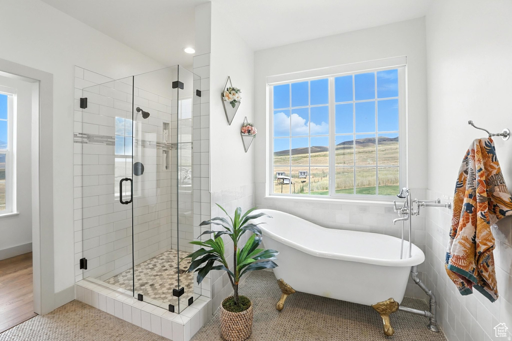 COUNTRY ESTATES SUBDIVISION - Residential