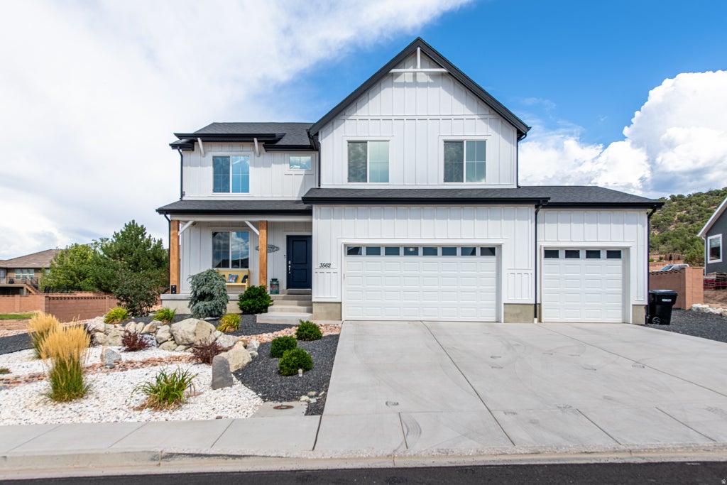 Photo of 3562 W FOUNDATION TRL, Cedar City, UT 84720 (MLS # 2181766)