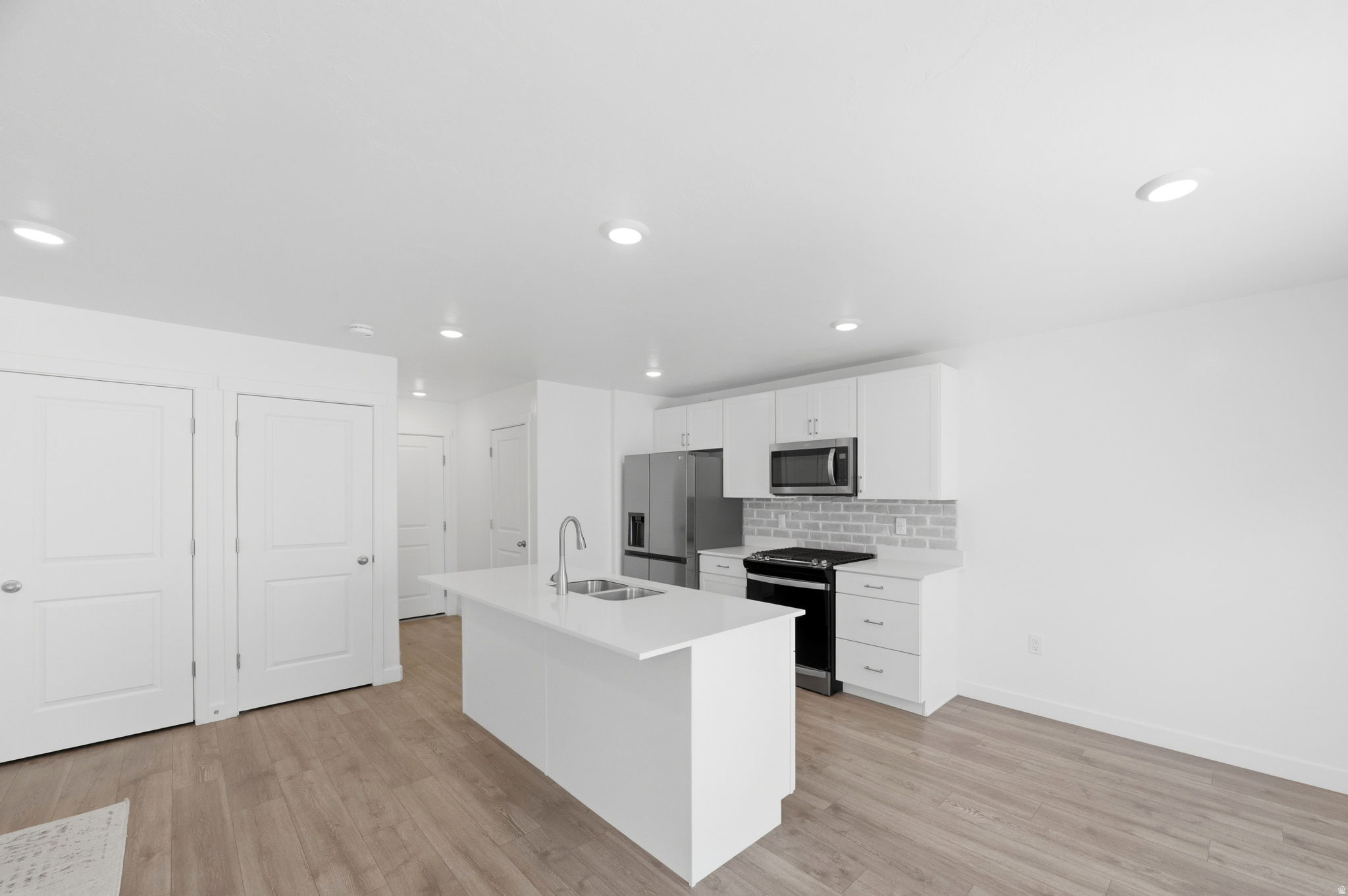 EAGLE POINT - Residential
