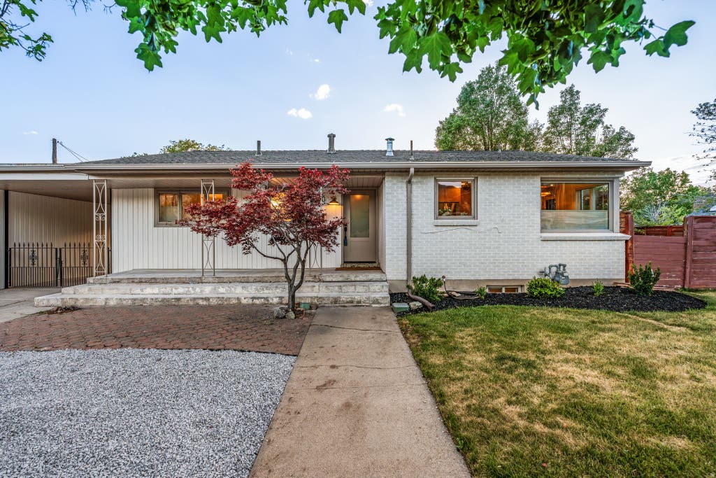Photo of 1610 S 1900 E, Salt Lake City, UT 84108 (MLS # 2162436)