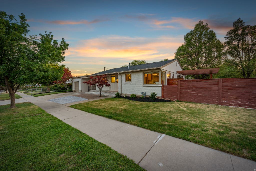 Photo of 1610 S 1900 E, Salt Lake City, UT 84108 (MLS # 2162436)