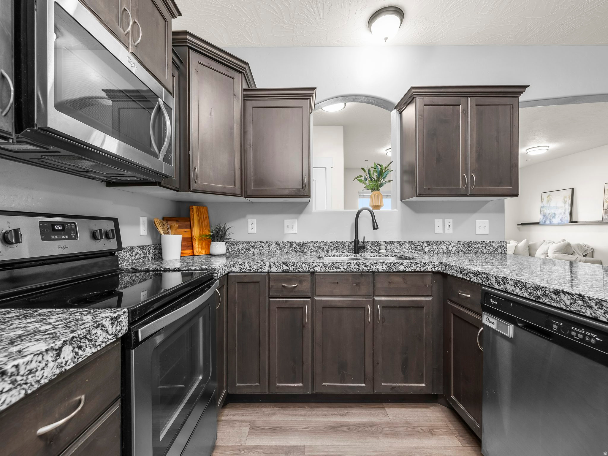 HILLCREST - Residential