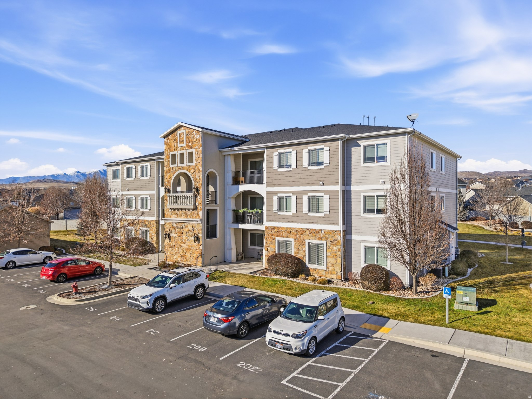 HILLCREST - Residential