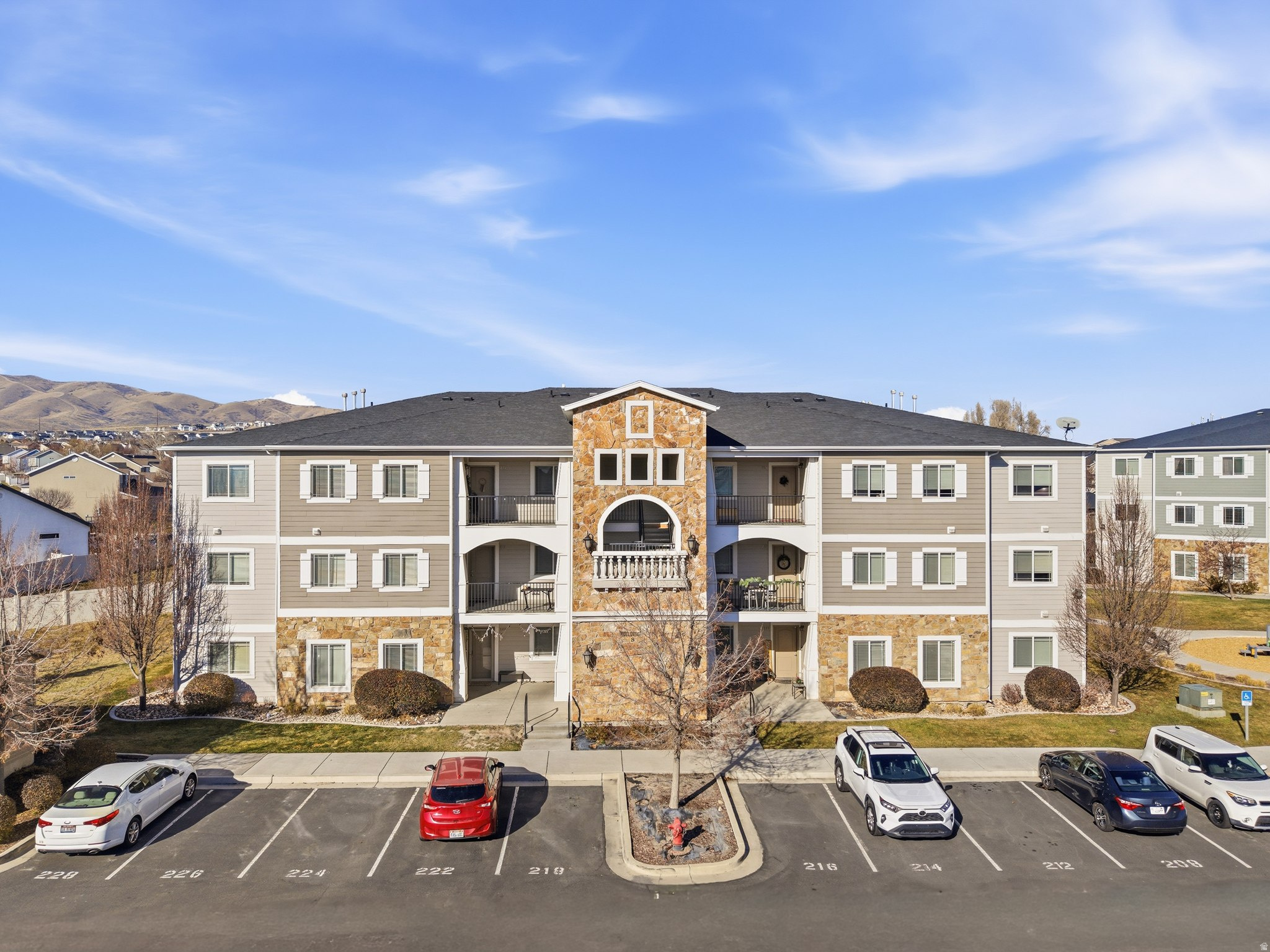 HILLCREST - Residential