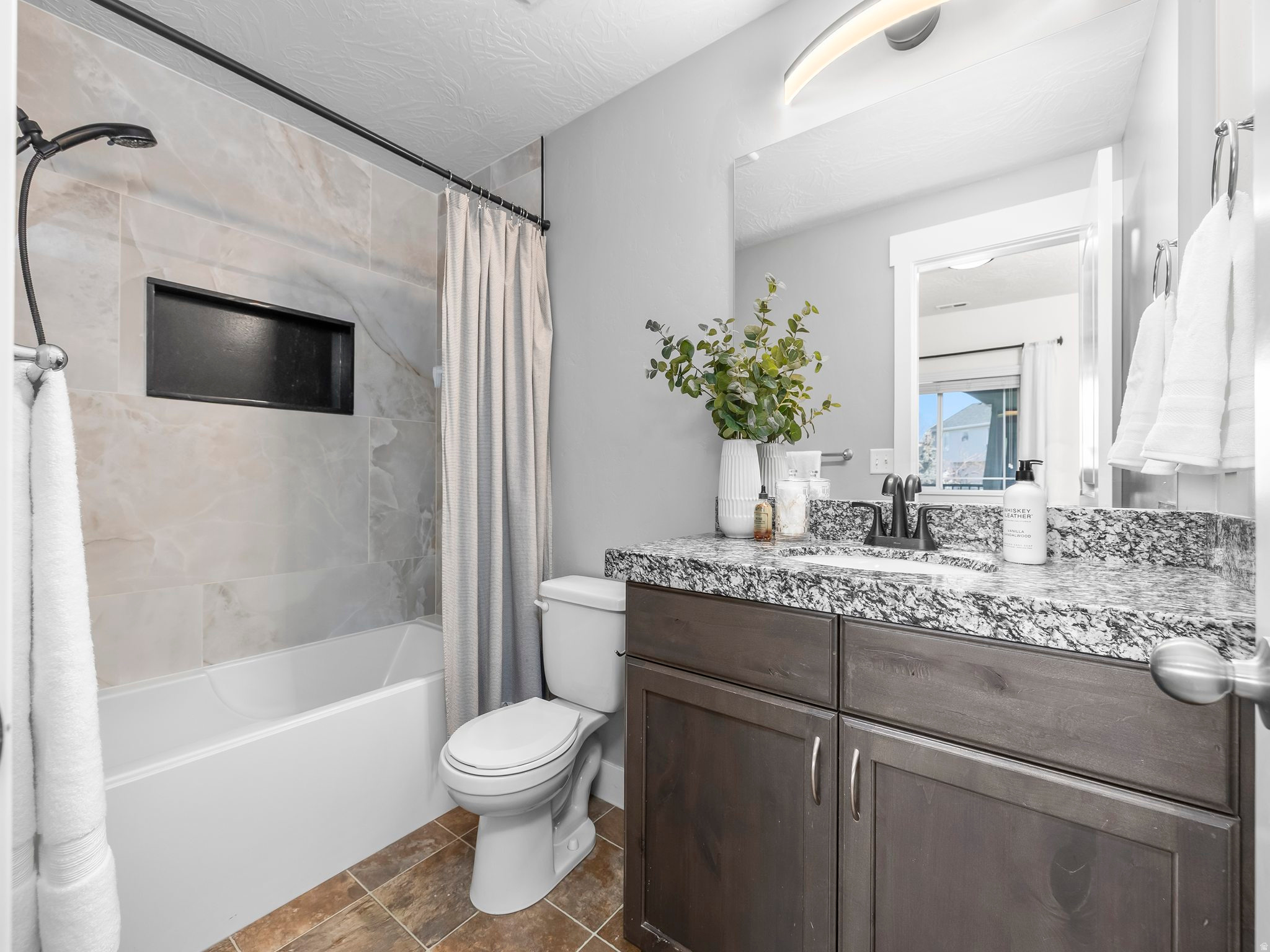 HILLCREST - Residential