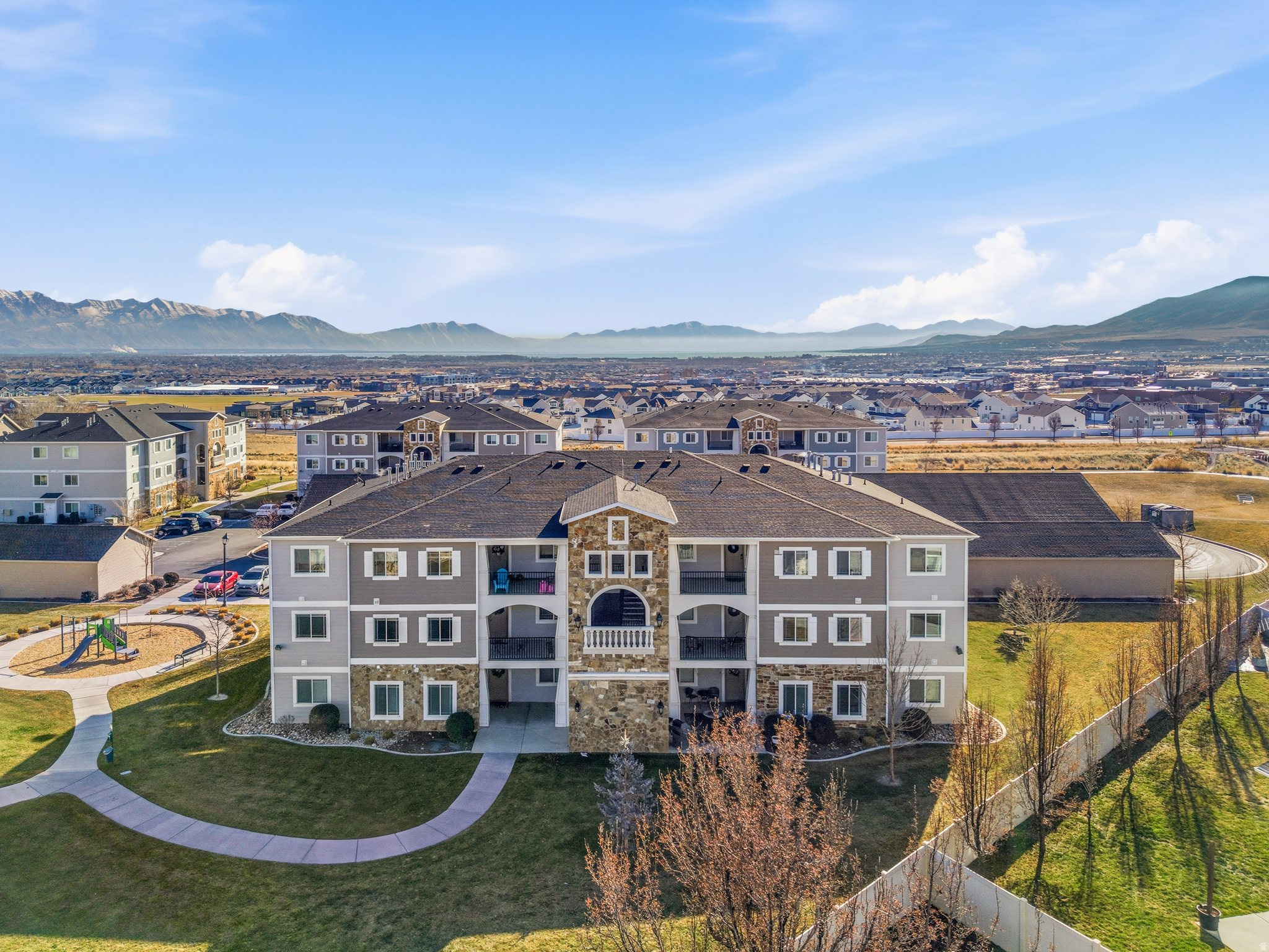 HILLCREST - Residential