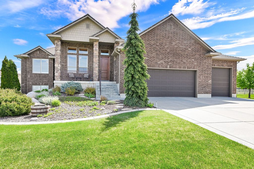 Photo of 3724 S 3050 W, West Haven, UT 84401 (MLS # 2156110)
