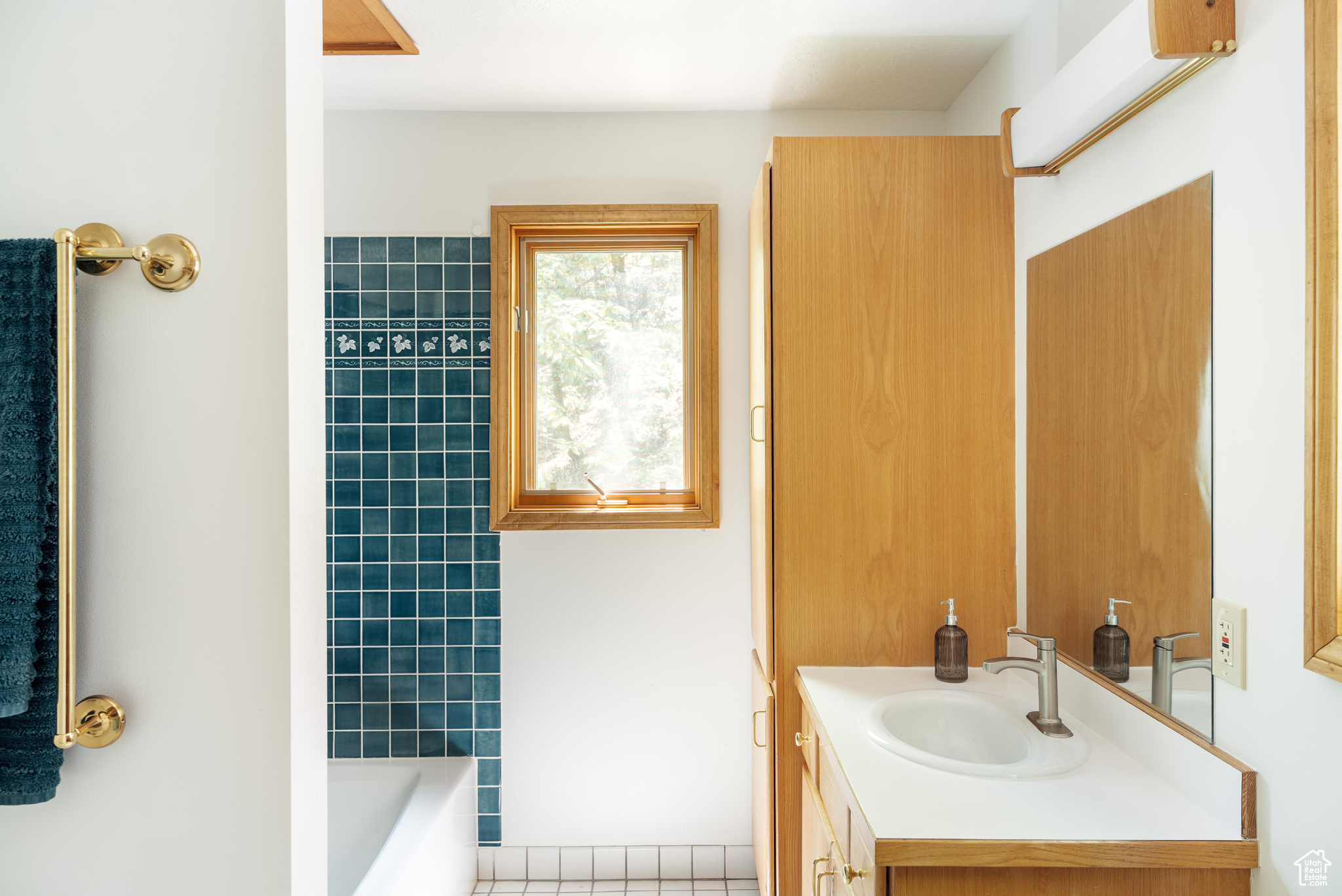 THE GROVES - Residential