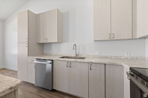 Tiny photo for 387 N 300 E, Payson, UT 84651 (MLS # 2088132)