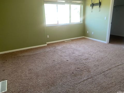 Tiny photo for 83 CANTERBURY CIR, Logan, UT 84321 (MLS # 2147754)