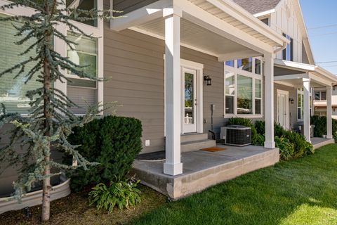Tiny photo for 1739 E HOLLADAY HILL LN N, Holladay, UT 84124 (MLS # 2158902)