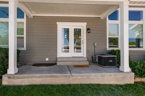 Tiny photo for 1739 E HOLLADAY HILL LN N, Holladay, UT 84124 (MLS # 2158902)