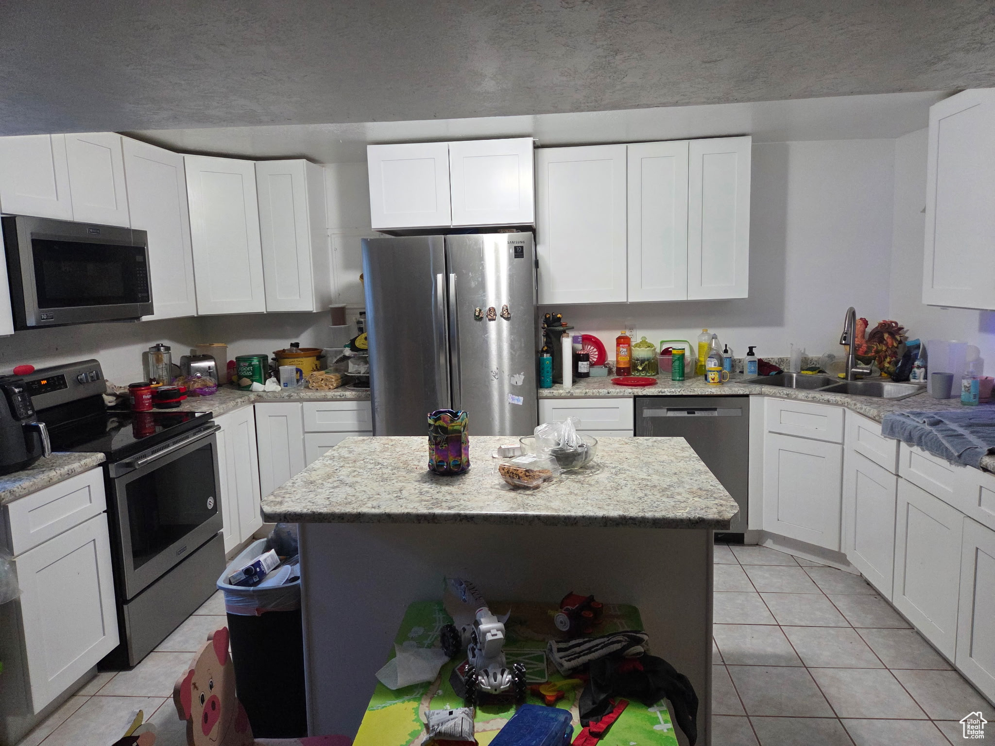 HIDDEN VALLE - Residential