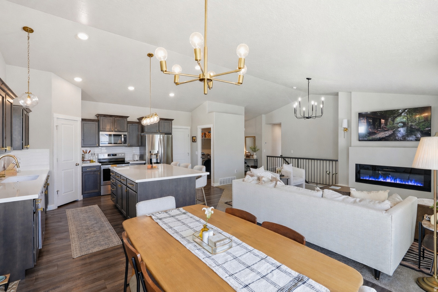 SUNSET ESTATES - Residential