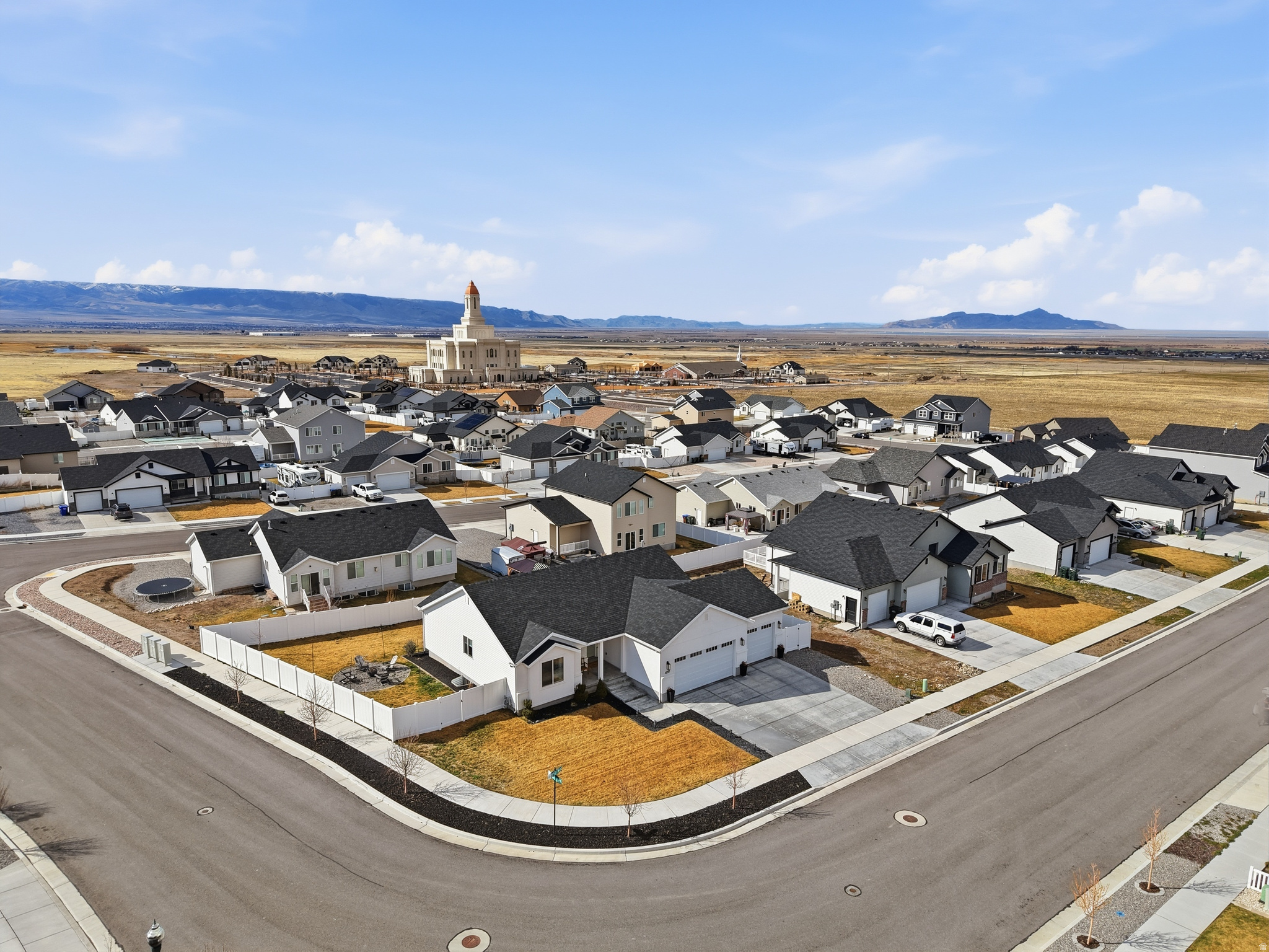 SUNSET ESTATES - Residential