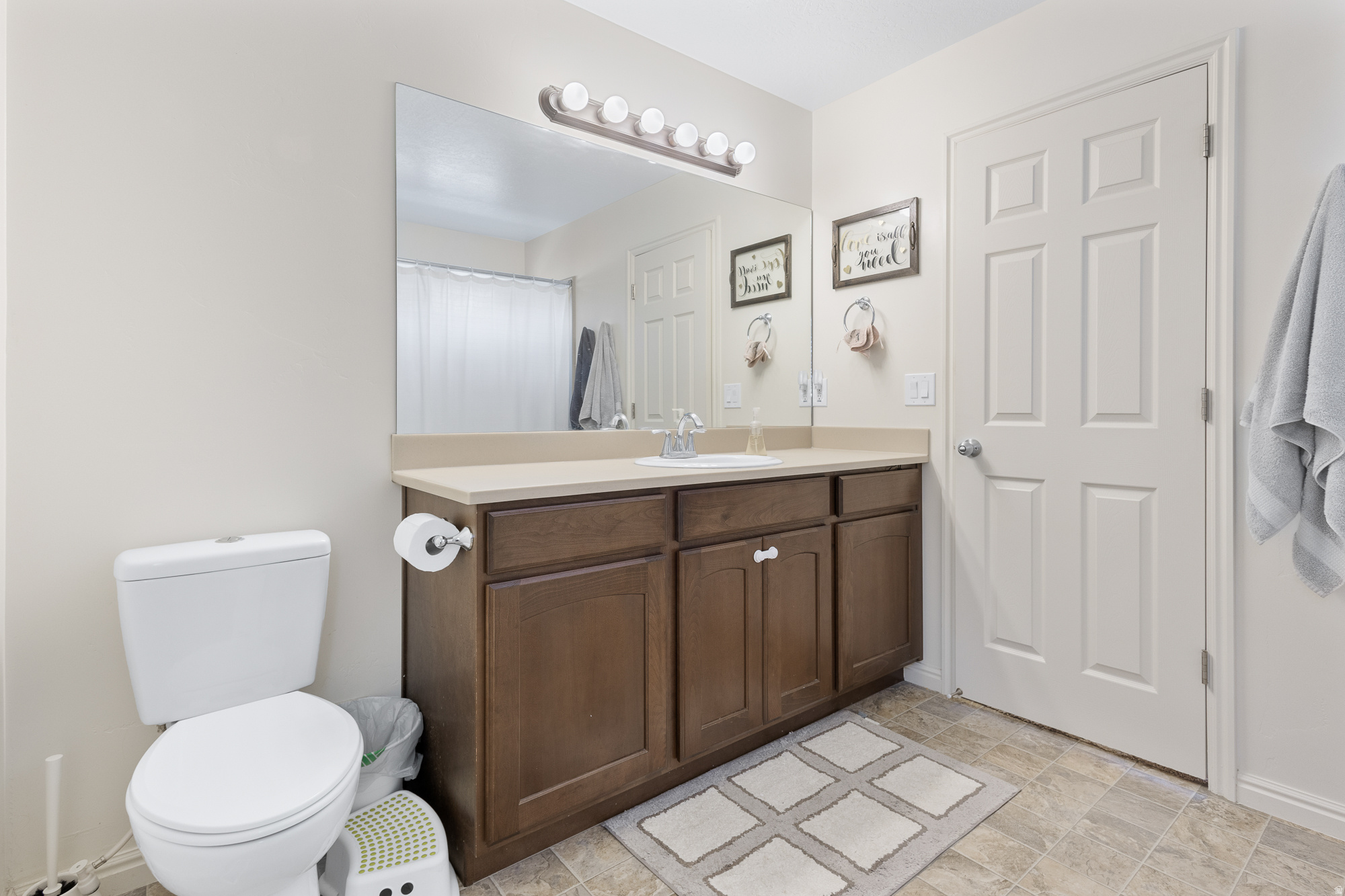 SILVER OAKS - Residential