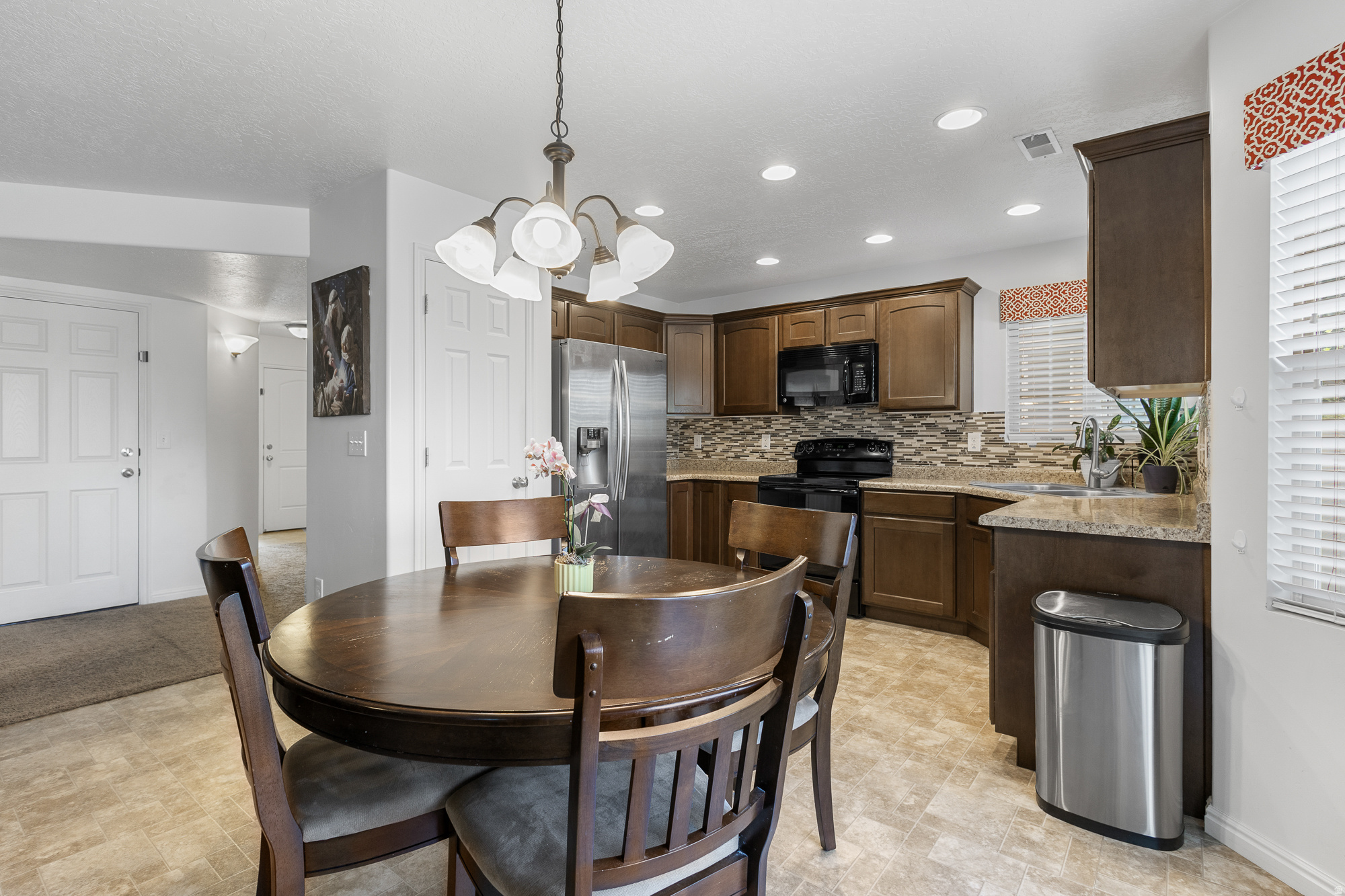 SILVER OAKS - Residential