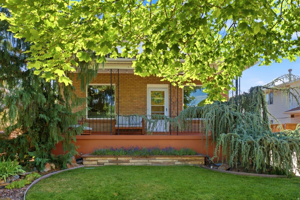 Photo of 2621 S PARK ST, Salt Lake City, UT 84106 (MLS # 2168271)