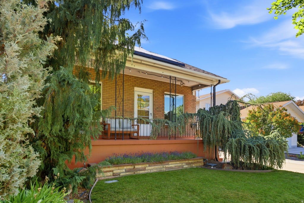 Photo of 2621 S PARK ST, Salt Lake City, UT 84106 (MLS # 2168271)