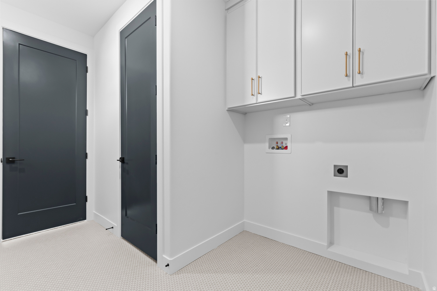 INVERNESS BY D.R. HORTON - Residential