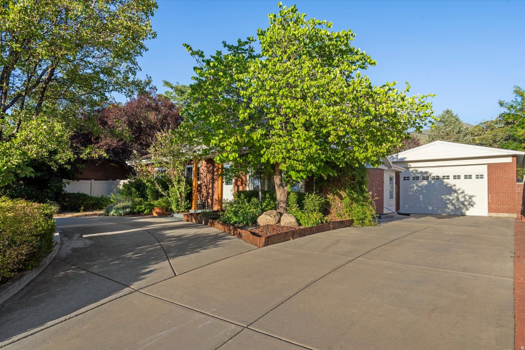 Photo of 4365 S 2990 E, Holladay, UT 84124 (MLS # 2184606)