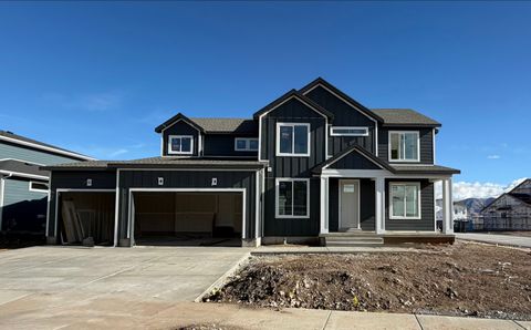 Photo of 2970 N KINGBIRD DR #621, Eagle Mountain, UT 84005 (MLS # 2092631)