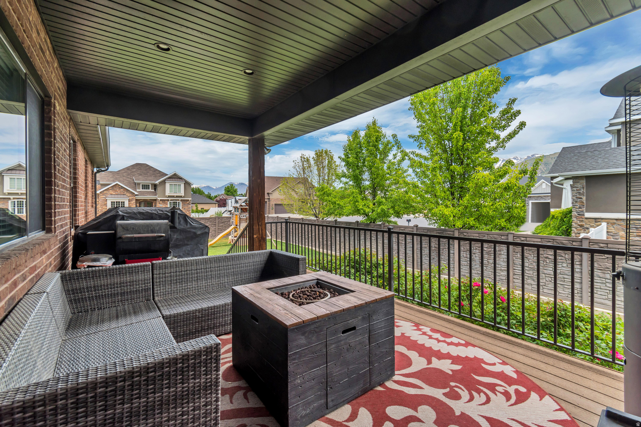 THE MEADOWS AT MOUNT LOAFER - Residential