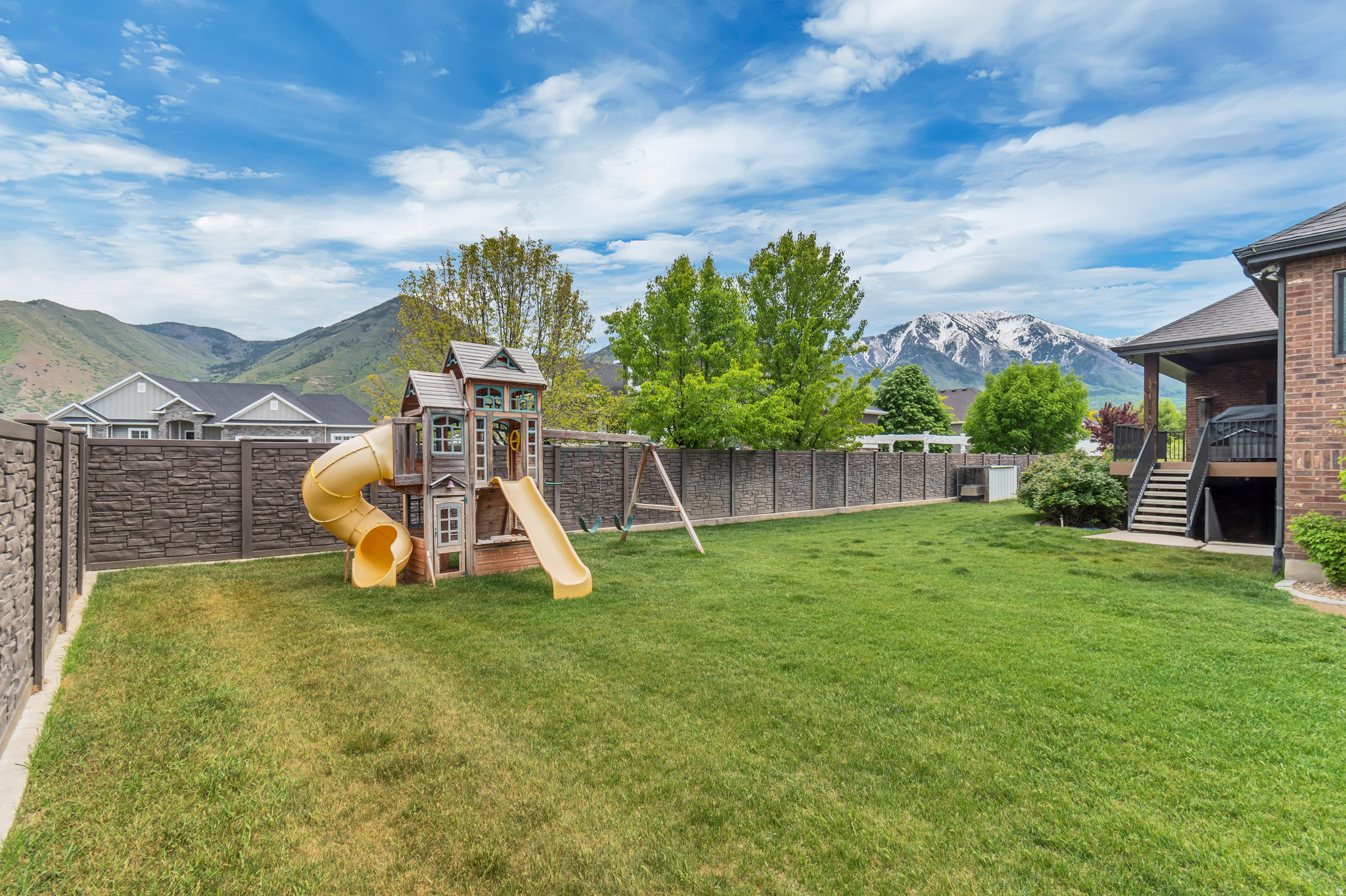 THE MEADOWS AT MOUNT LOAFER - Residential