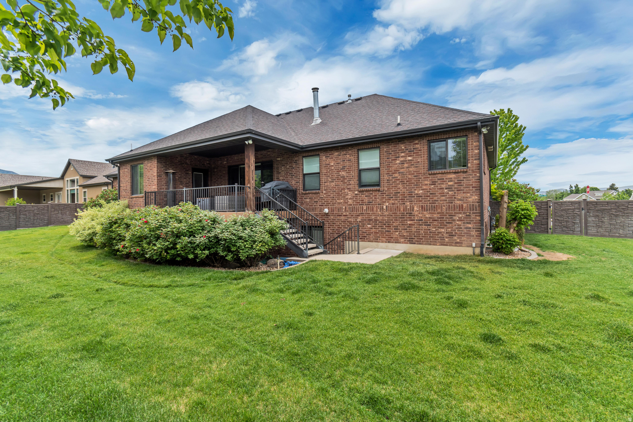 THE MEADOWS AT MOUNT LOAFER - Residential