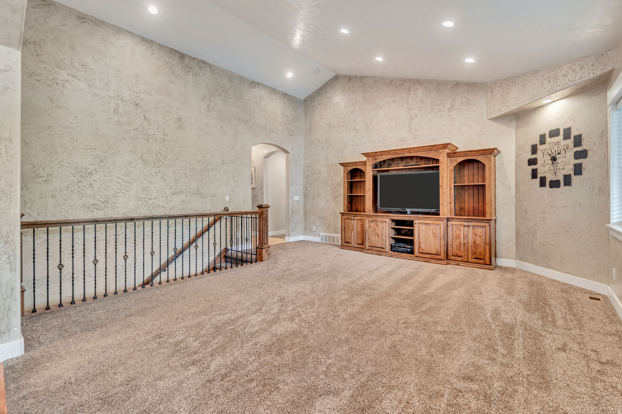 THE MEADOWS AT MOUNT LOAFER - Residential