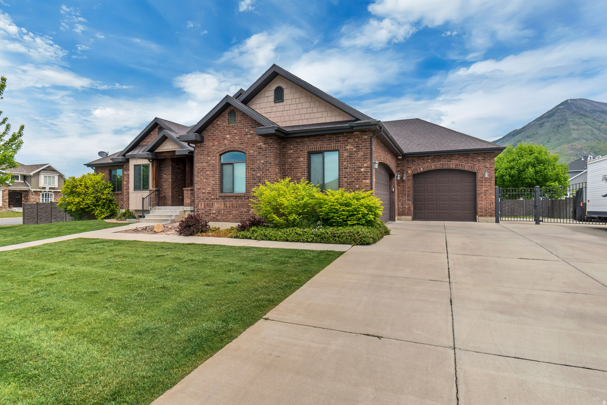 THE MEADOWS AT MOUNT LOAFER - Residential