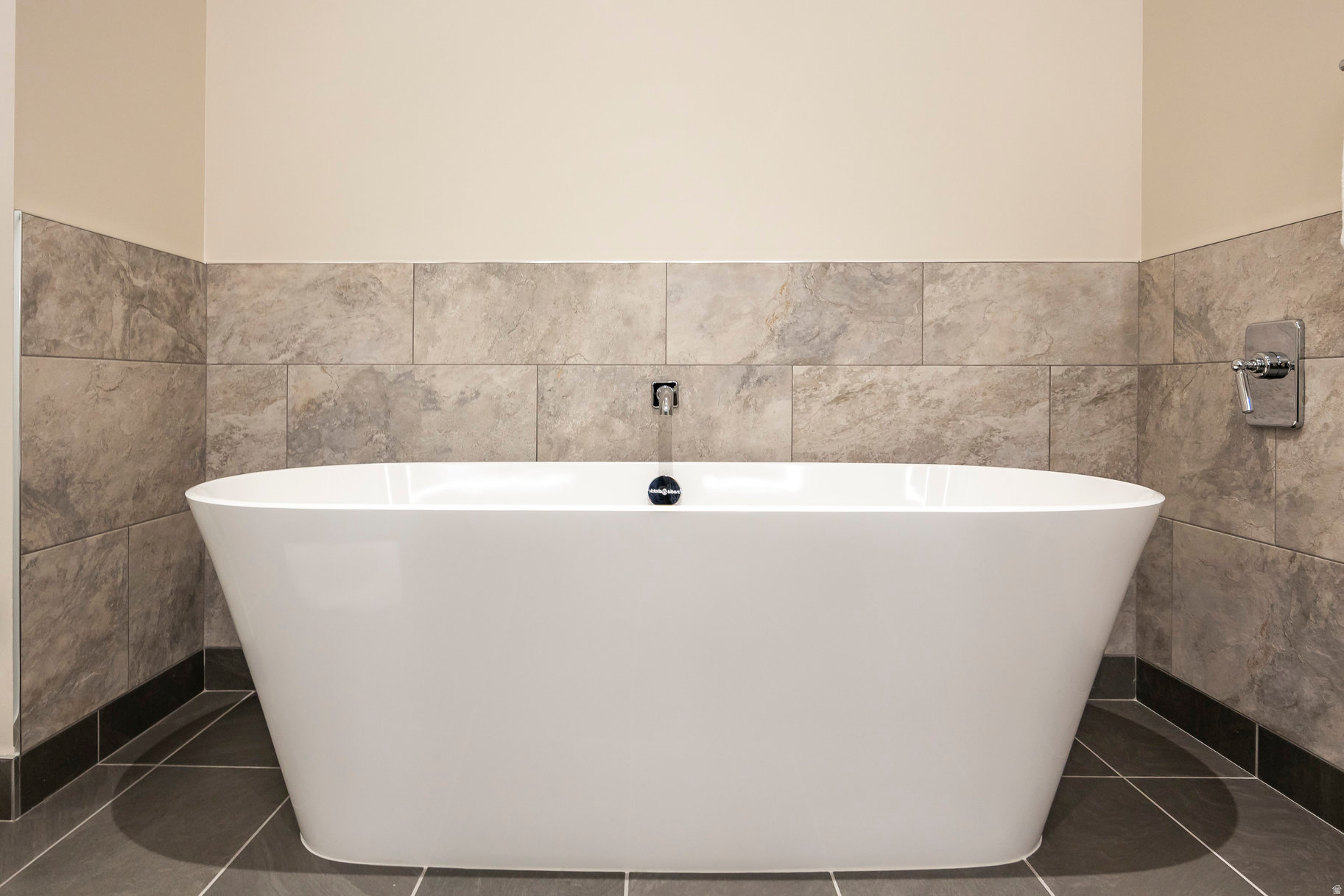 THE RESIDENCES AT GRAND HYATT - Residential