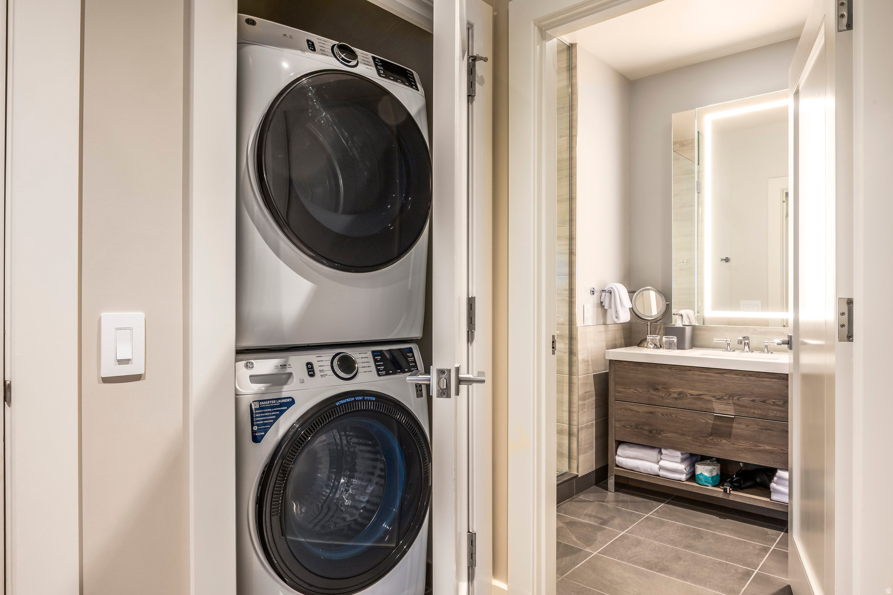 THE RESIDENCES AT GRAND HYATT - Residential