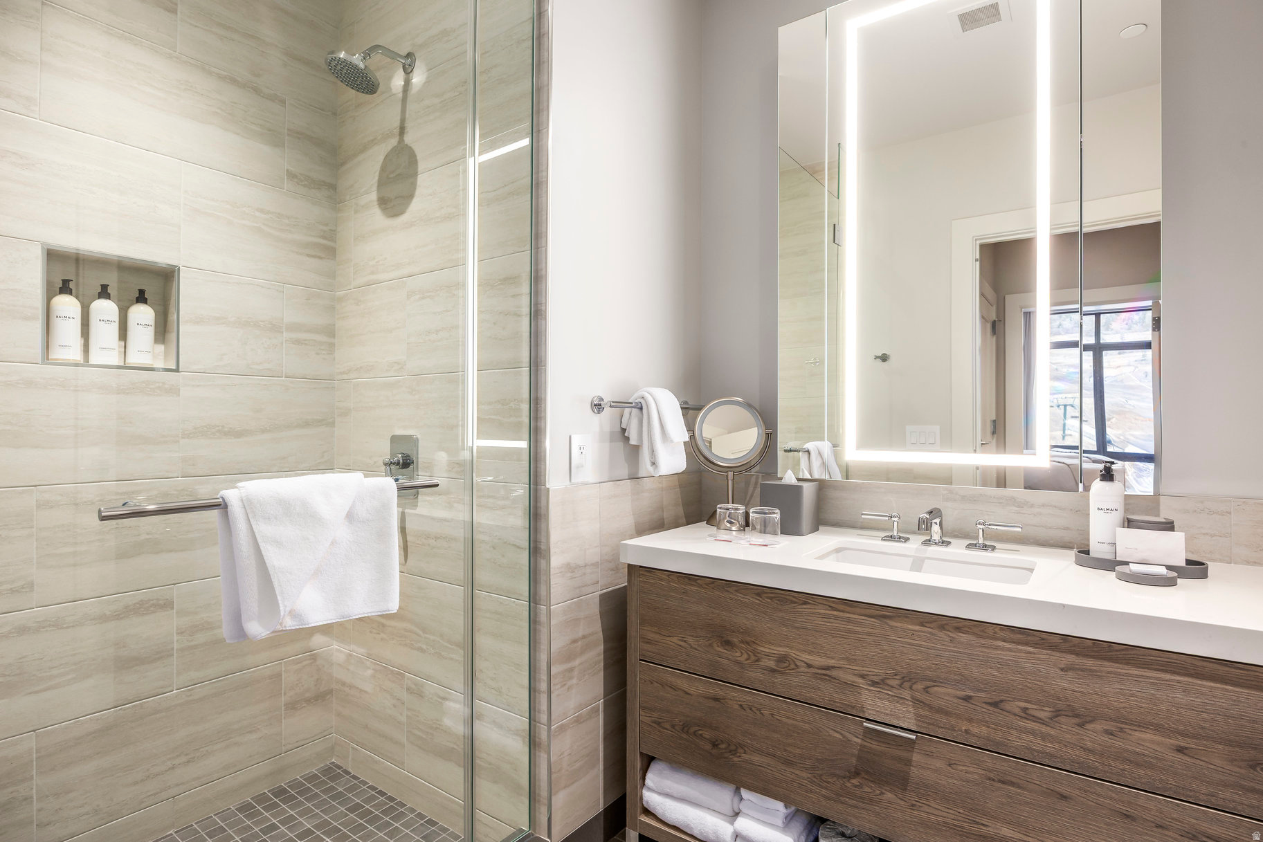 THE RESIDENCES AT GRAND HYATT - Residential