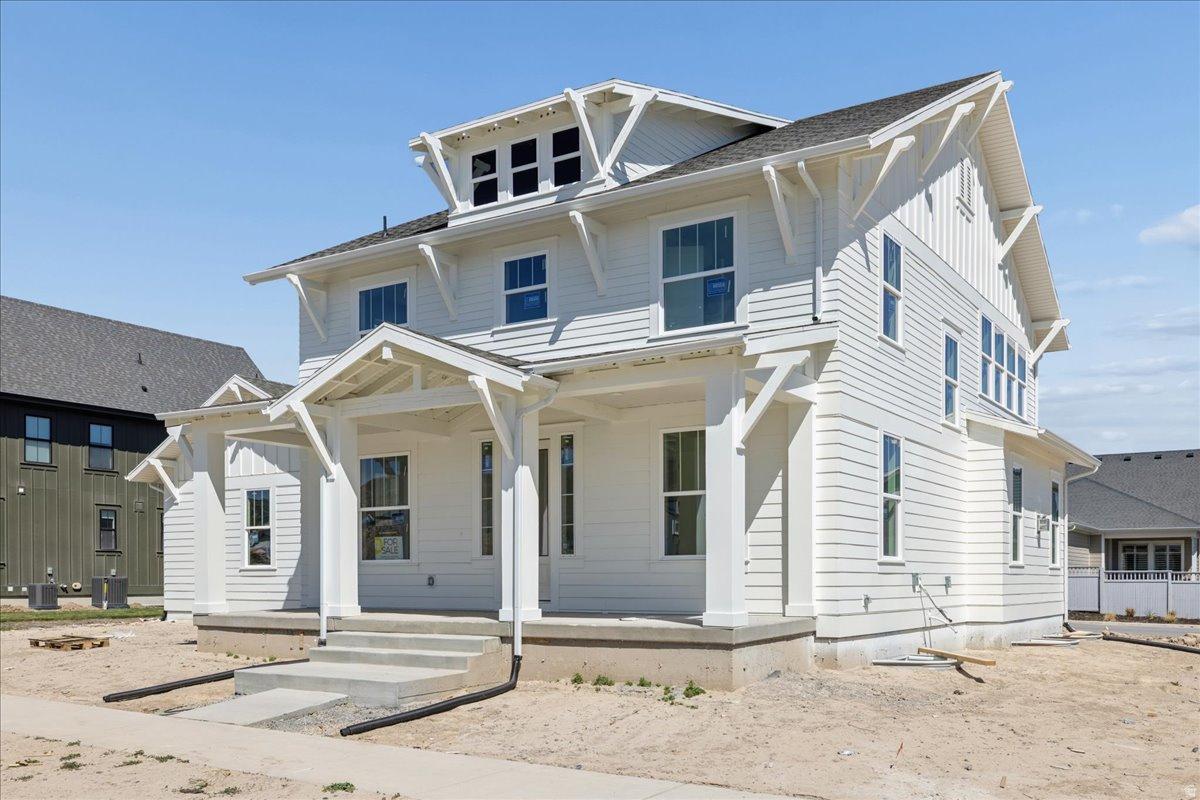 BEACON POINTE - Residential