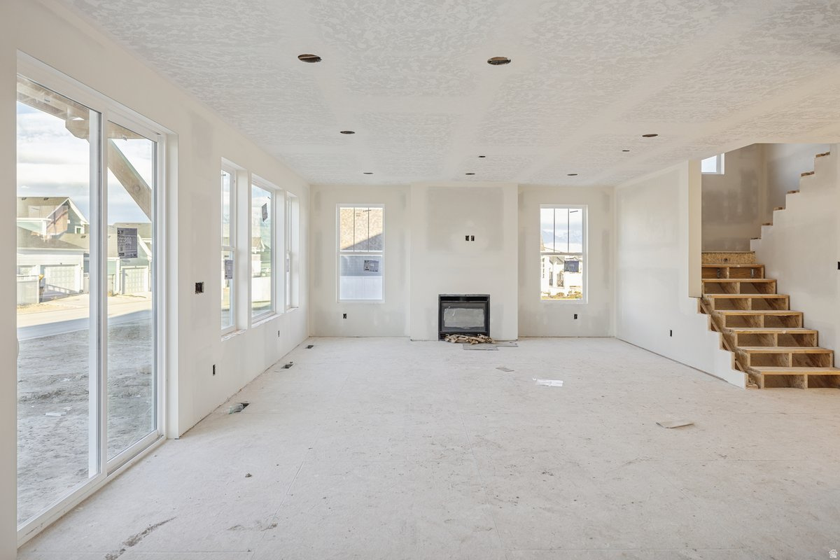 BEACON POINTE - Residential