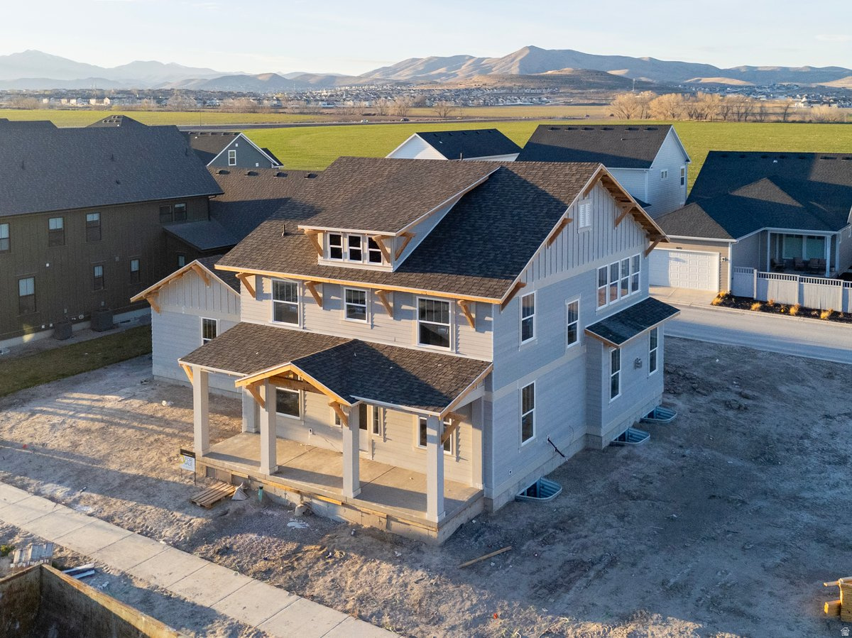 BEACON POINTE - Residential