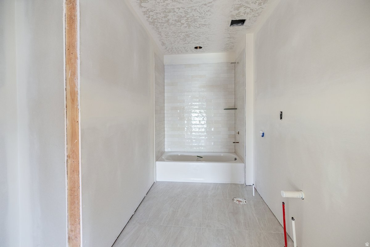 BEACON POINTE - Residential